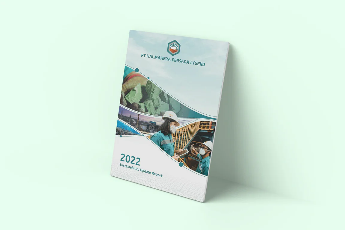 HPL bilingual sustainability report spread with English and Simplified Chinese columns